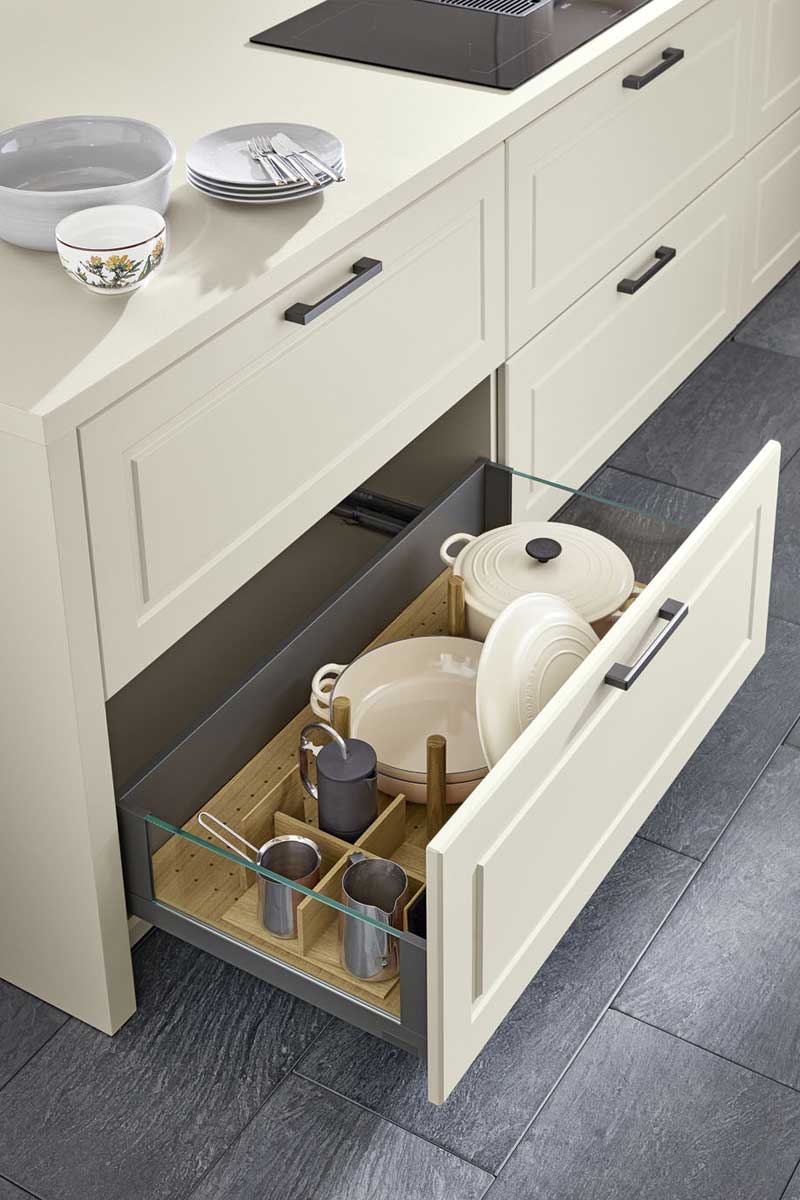 Ballerina Küche Schublade mit Eichenholz-Einteilung