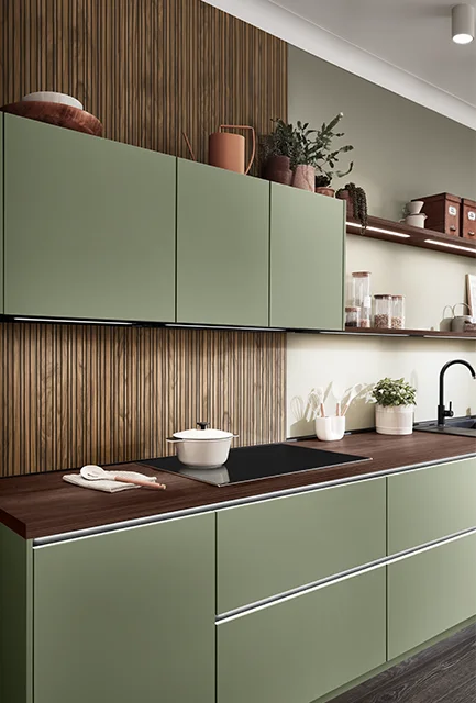 Nobilia Senso in Salbeigrün mit Holz-Lamellen